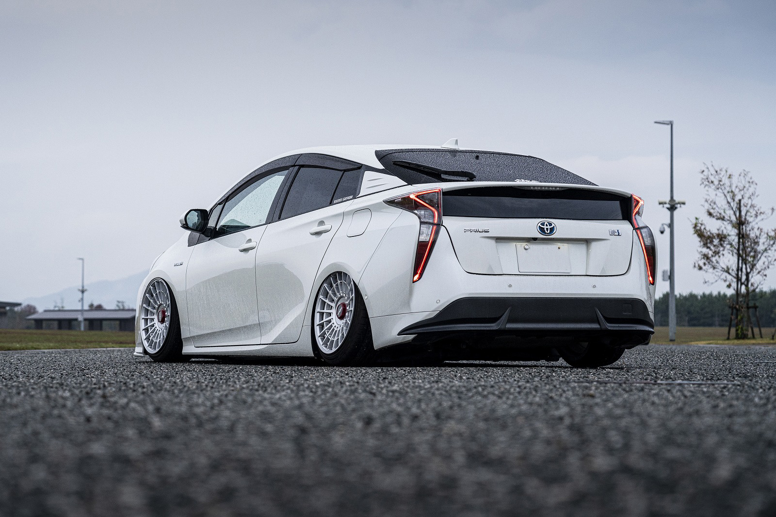 エアサス　プリウス50　スタンスマガジン掲載　bagged PRIUS 50 stancenation