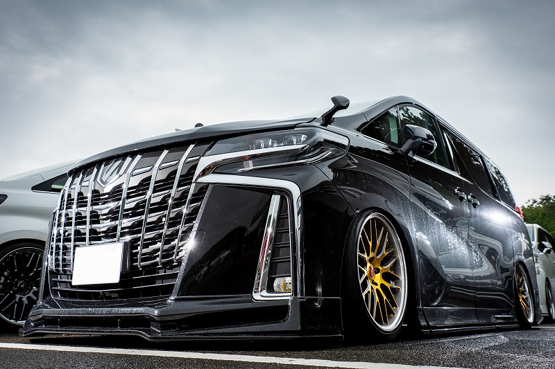 ALPHARD アルファード　エアサス　KUHL シャコタン　エアロ　黒