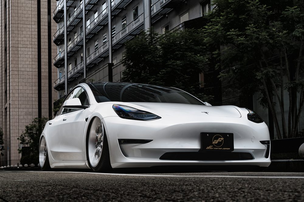 テスラ　エアサス　Bagged TESLA MODEL 3　