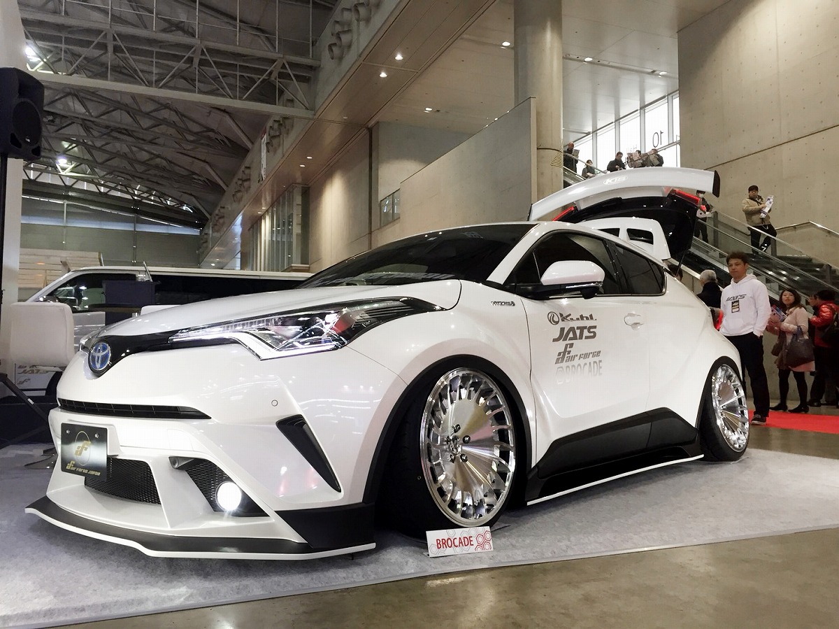 東京オートサロン2018　エアサスブース展示　C-HR